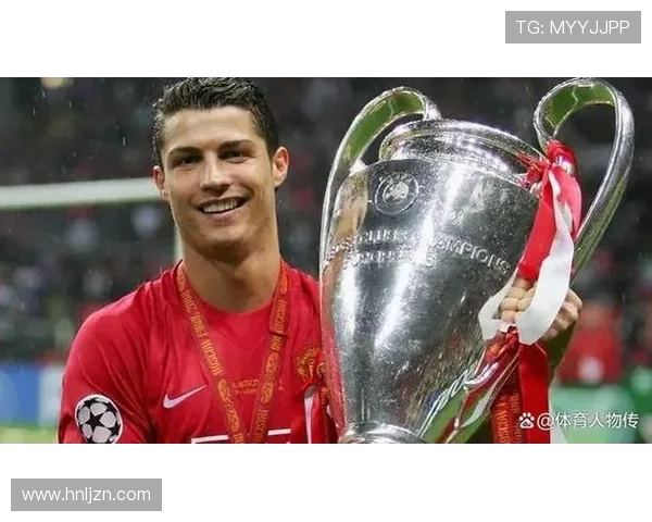 克里斯蒂亚诺罗纳尔多传奇生涯与世界足球影响力深度解析 克里斯蒂亚诺罗纳尔多传奇生涯与世界足球影响力深度解析