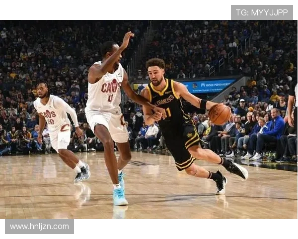 勇士队强势击败骑士队113比91展现冠军实力与团队默契 勇士队强势击败骑士队113比91展现冠军实力与团队默契